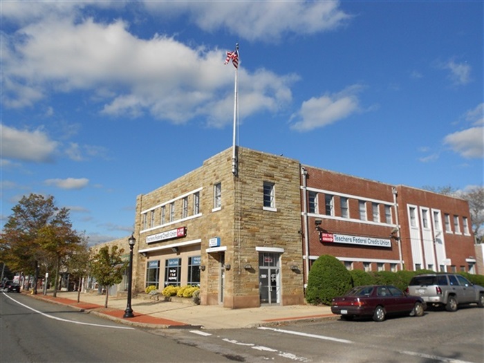 Main Street, Smithtown, 17 K SF 